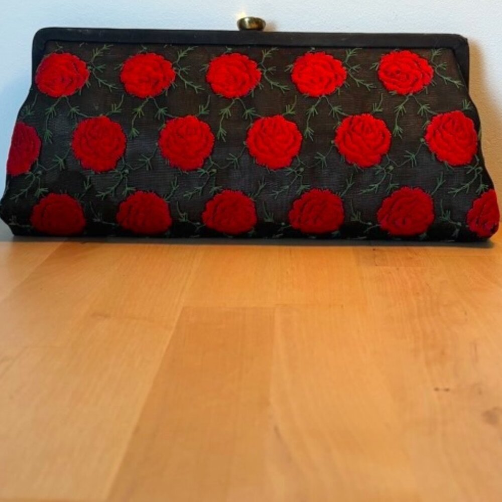 Fabulous Vintage Embroidered Red Roses Evening Clutch!!!